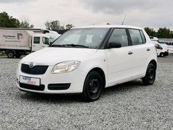 Weiß Gebraucht 2009 Skoda Fabia Kleinwagen | 1.936 €