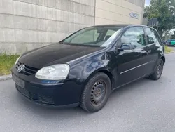 Schwarz Gebraucht 2006 VW Golf V Comfortline Kleinwagen | 799 € (Superpreis)
