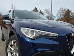 Blau Gebraucht 2019 Alfa Romeo Stelvio Lusso SUV | 20.500 € (Guter Preis)