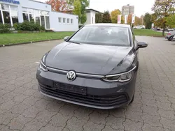 Grau Gebraucht 2020 VW Golf VIII Life Limousine | 18.390 € (Guter Preis)