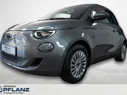 Grau Gebraucht 2023 Fiat 500e Basis Kleinwagen | 22.990 € (Etwas zu teuer)