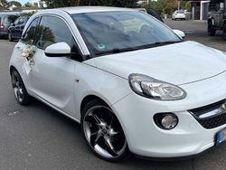 Weiß Gebraucht 2013 Opel Adam Kleinwagen | 6.500 € (Etwas zu teuer)