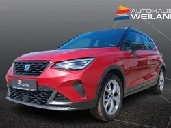Desire rot metallic / dach midnight schwarz metallic Gebraucht 2022 Seat Arona FR SUV | 22.900 € (Etwas zu teuer)