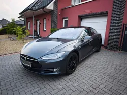 Grau Gebraucht 2015 Tesla Model S Limousine | 20.999 € (Guter Preis)