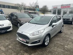 Silber Gebraucht 2015 Ford Fiesta Titanium Kleinwagen | 7.490 € (Fairer Preis)