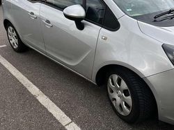 Silber Gebraucht 2014 Opel Meriva Edition Van / Kleinbus | 7.300 € (Fairer Preis)