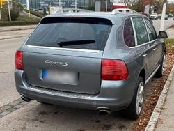 Grau Gebraucht 2005 Porsche Cayenne S SUV | 6.400 € (Etwas zu teuer)