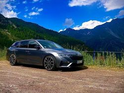 Grau Gebraucht 2022 Skoda Octavia RS Kombi | 31.700 € (Etwas zu teuer)