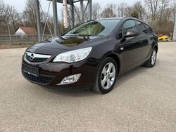 Braun Gebraucht 2012 Opel Astra Design Edition Kombi | 7.200 € (Teuer)