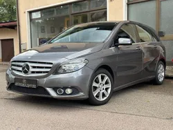 Grau Gebraucht 2013 Mercedes B200 Van / Kleinbus | 14.300 € (Fairer Preis)