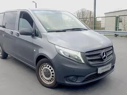 Grau Gebraucht 2019 Mercedes Vito Van / Kleinbus | 21.800 € (Fairer Preis)