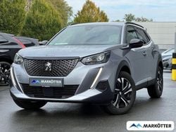 Grau Gebraucht 2023 Peugeot 2008 Allure SUV | 19.450 € (Superpreis)