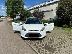 Weiß Gebraucht 2010 Ford Fiesta Trend Kleinwagen | 3.900 € (Fairer Preis)