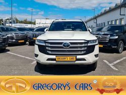 Eminent white sparkling specia Gebraucht 2023 Toyota Land Cruiser SUV | 166.512 €