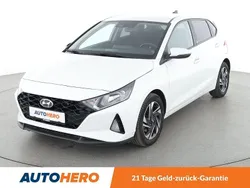 Weiß Gebraucht 2021 Hyundai i20 Edition 30 Kleinwagen | 15.390 € (Fairer Preis)