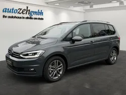 Delfingrau metallic Gebraucht 2024 VW Touran Comfortline Van / Kleinbus | 37.900 € (Etwas zu teuer)