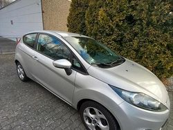 Silber Gebraucht 2012 Ford Fiesta Limousine | 3.000 € (Guter Preis)
