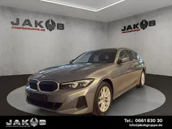 Grau Gebraucht 2023 BMW 318 Kombi | 24.890 € (Fairer Preis)