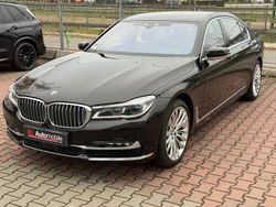 Braun Gebraucht 2017 BMW 750L Sport Line Limousine | 44.990 €