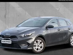 Pentametal metallic Gebraucht 2023 Kia Ceed Vision Limousine | 21.950 € (Guter Preis)