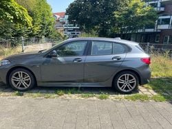 Grau Gebraucht 2020 BMW 118 M Sport Kleinwagen | 19.100 € (Guter Preis)