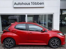 Karminarot Gebraucht 2022 Toyota Yaris Comfort Kleinwagen | 17.990 € (Fairer Preis)