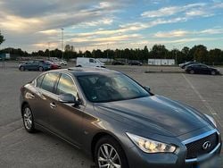 Grau Gebraucht 2016 Infiniti Q50 Limousine | 13.450 € (Fairer Preis)
