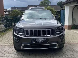 Grau Gebraucht 2015 Jeep Grand Cherokee SUV | 14.900 €