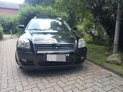 Schwarz Gebraucht 2006 Toyota Avensis Kombi | 2.900 € (Fairer Preis)