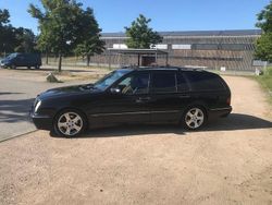 Schwarz Gebraucht 2001 Mercedes E270 Avantgarde Limousine | 2.000 € (Fairer Preis)