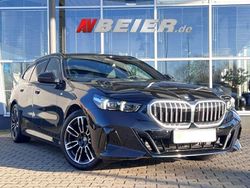 Carbonschwarz Gebraucht 2025 BMW 520 M Sport Kombi | 48.690 € (Superpreis)