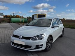 Weiß Gebraucht 2016 VW Golf VII Limousine | 14.000 € (Etwas zu teuer)