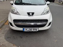 Weiß Gebraucht 2010 Peugeot 107 Kleinwagen | 1.100 € (Superpreis)