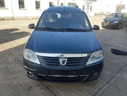 Grau Gebraucht 2011 Dacia Logan Limousine | 2.998 € (Fairer Preis)