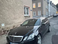Schwarz Gebraucht 2011 Mercedes E250 Avantgarde Kombi | 7.000 € (Guter Preis)