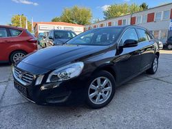 Schwarz Gebraucht 2011 Volvo V60 Momentum Kombi | 8.500 € (Fairer Preis)