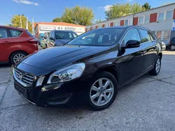 Schwarz Gebraucht 2011 Volvo V60 Momentum Kombi | 8.500 € (Fairer Preis)