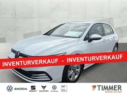 Weiß Gebraucht 2022 VW Golf VIII Life Limousine | 21.870 € (Fairer Preis)