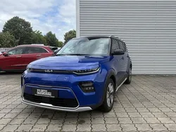 Neptunblau met. mit kontrastfarbe schwarz Gebraucht 2024 Kia Soul EV Inspiration SUV | 33.980 € (Fairer Preis)