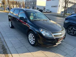 Schwarz Gebraucht 2010 Opel Astra Edition Kombi | 2.500 € (Fairer Preis)