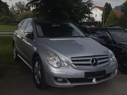 Grau Gebraucht 2007 Mercedes R320 Van / Kleinbus | 7.500 € (Etwas zu teuer)