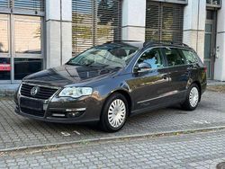 Moccaanthrazit Gebraucht 2010 VW Passat Comfortline Kombi | 5.890 € (Teuer)