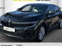 Black pearlschwarz metallic, dolomitgrau Gebraucht 2024 Renault Mégane Iconic Limousine | 39.990 € (Teuer)