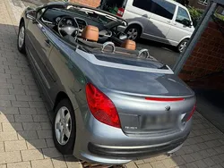 Grau Gebraucht 2007 Peugeot 207 CC Platinum Cabrio | 3.750 € (Fairer Preis)