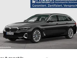 Schwarz Gebraucht 2022 BMW 530e Luxury Line Kombi | 35.995 € (Fairer Preis)