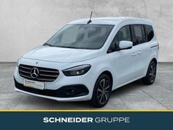 Weiß Gebraucht 2023 Mercedes 180 Edition Limousine | 27.490 € (Guter Preis)