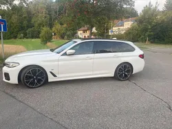 Weiß Gebraucht 2020 BMW 540 Performance Kombi | 43.200 € (Teuer)