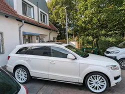 Weiß Gebraucht 2007 Audi Q7 SUV | 9.900 € (Etwas zu teuer)