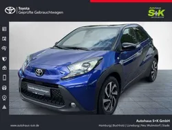 Juniper blue / night sky black Gebraucht 2023 Toyota Aygo Pulse Kleinwagen | 15.979 € (Fairer Preis)