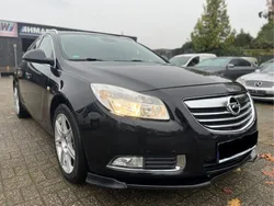 Schwarz Gebraucht 2009 Opel Insignia Sport Kombi | 2.950 € (Etwas zu teuer)